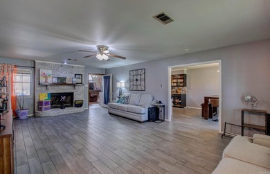 Welcome to this spacious 3 bedroom, 3 full bath home in the on Foxwood Golf Club in Arkansas - for sale on GolfHomes.com, golf home, golf lot