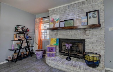 Welcome to this spacious 3 bedroom, 3 full bath home in the on Foxwood Golf Club in Arkansas - for sale on GolfHomes.com, golf home, golf lot