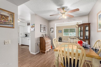 Perfect cozy end-unit home located in Sun City, just minutes on PalmBrook Country Club in Arizona - for sale on GolfHomes.com, golf home, golf lot