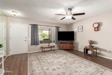 Perfect cozy end-unit home located in Sun City, just minutes on PalmBrook Country Club in Arizona - for sale on GolfHomes.com, golf home, golf lot