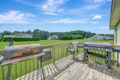Adorable Home in Captain's Cove Golf & Yacht Club! With a great on Captains Cove Golf and Yacht Club in Virginia - for sale on GolfHomes.com, golf home, golf lot