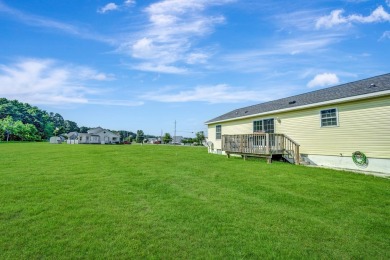 Adorable Home in Captain's Cove Golf & Yacht Club! With a great on Captains Cove Golf and Yacht Club in Virginia - for sale on GolfHomes.com, golf home, golf lot