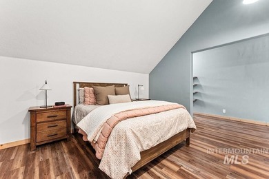 Custom-built timber cabin on over an acre with a 3-car garage on Terrace Lakes Golf Resort in Idaho - for sale on GolfHomes.com, golf home, golf lot