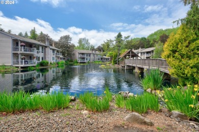 PRICE REDUCED! Cute newly updated Charbonneau condo located on Charbonneau Golf Club in Oregon - for sale on GolfHomes.com, golf home, golf lot