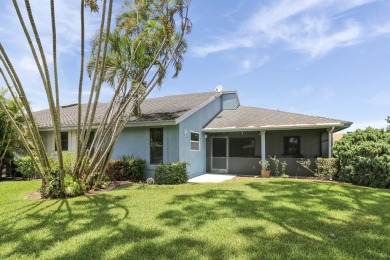 Welcome to Eastpointe Country Club. This beautifully kept 2 bed on Eastpointe Country Club in Florida - for sale on GolfHomes.com, golf home, golf lot