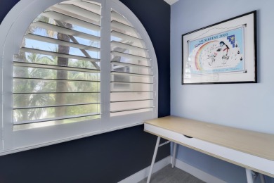 WOW! HIGHLY SOUGHT AFTER & rarely avail PET FRIENDLY END UNIT on on Jupiter Dunes Golf Course in Florida - for sale on GolfHomes.com, golf home, golf lot
