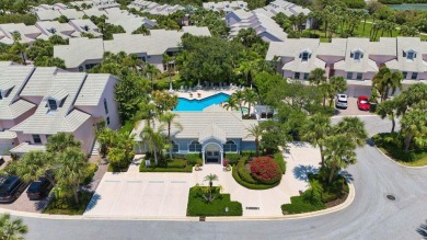 WOW! HIGHLY SOUGHT AFTER & rarely avail PET FRIENDLY END UNIT on on Jupiter Dunes Golf Course in Florida - for sale on GolfHomes.com, golf home, golf lot