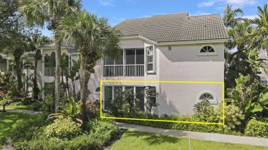 WOW! HIGHLY SOUGHT AFTER & rarely avail PET FRIENDLY END UNIT on on Jupiter Dunes Golf Course in Florida - for sale on GolfHomes.com, golf home, golf lot
