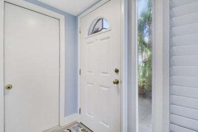 WOW! HIGHLY SOUGHT AFTER & rarely avail PET FRIENDLY END UNIT on on Jupiter Dunes Golf Course in Florida - for sale on GolfHomes.com, golf home, golf lot