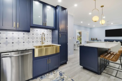 WOW! HIGHLY SOUGHT AFTER & rarely avail PET FRIENDLY END UNIT on on Jupiter Dunes Golf Course in Florida - for sale on GolfHomes.com, golf home, golf lot