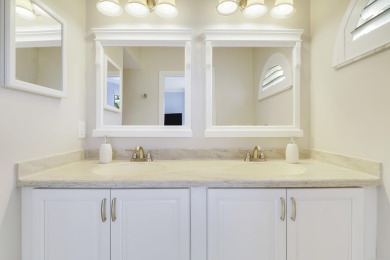 WOW! HIGHLY SOUGHT AFTER & rarely avail PET FRIENDLY END UNIT on on Jupiter Dunes Golf Course in Florida - for sale on GolfHomes.com, golf home, golf lot