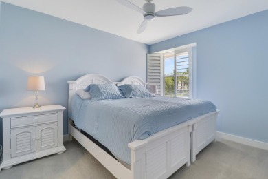 WOW! HIGHLY SOUGHT AFTER & rarely avail PET FRIENDLY END UNIT on on Jupiter Dunes Golf Course in Florida - for sale on GolfHomes.com, golf home, golf lot