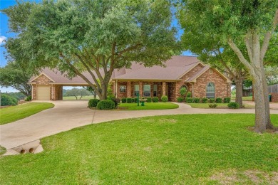 Welcome Home!  This beautifully maintained 3-bedroom, 2-bath on Gatesville Country Club in Texas - for sale on GolfHomes.com, golf home, golf lot