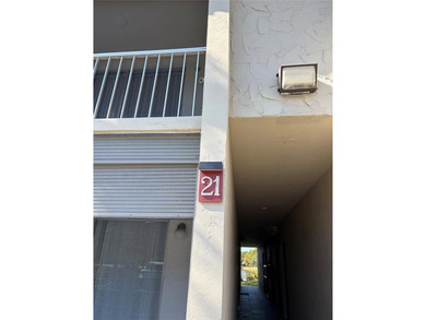 *Great area* Walk to Central Park with 21 clay tennis courts,2 on Jacaranda Golf Club in Florida - for sale on GolfHomes.com, golf home, golf lot