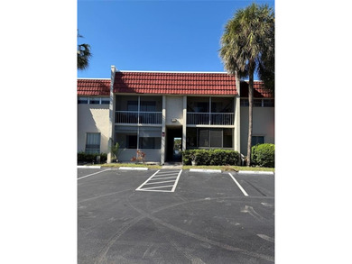 *Great area* Walk to Central Park with 21 clay tennis courts,2 on Jacaranda Golf Club in Florida - for sale on GolfHomes.com, golf home, golf lot