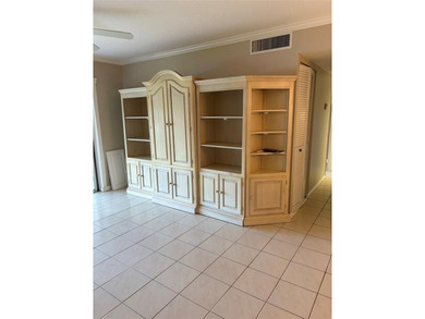 *Great area* Walk to Central Park with 21 clay tennis courts,2 on Jacaranda Golf Club in Florida - for sale on GolfHomes.com, golf home, golf lot