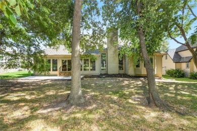 Casually elegant residence in an established, award-winning on Tiffany Greens Golf Club in Missouri - for sale on GolfHomes.com, golf home, golf lot