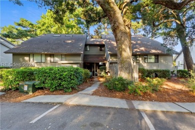 Desirable 2 BR | 2 BA Inverness Village unit in Palmetto Dunes on Palmetto Dunes Golf Course and Resort in South Carolina - for sale on GolfHomes.com, golf home, golf lot