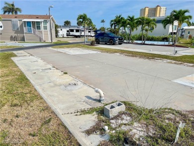 This fantastic lot comes with upgraded 120 AMP ELECTRICAL on Kelly Greens Golf and Country Club in Florida - for sale on GolfHomes.com, golf home, golf lot