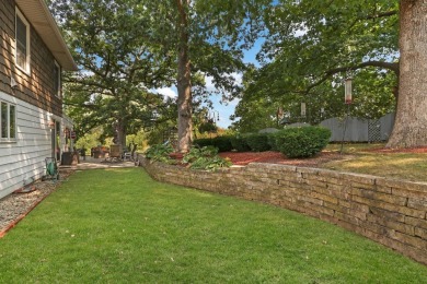 Welcome to this one-of-a-kind custom Colonial nestled on a on Shepherds Crook Golf Course in Illinois - for sale on GolfHomes.com, golf home, golf lot