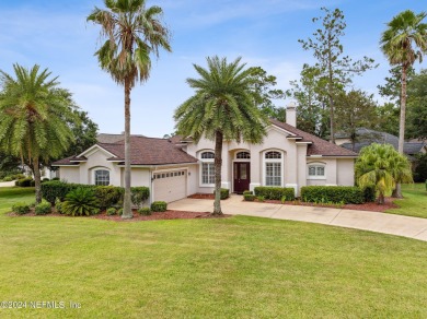 **Seller offering $7,500 in concessions!** *Screened-In Pool on Eagle Harbor Golf Club in Florida - for sale on GolfHomes.com, golf home, golf lot