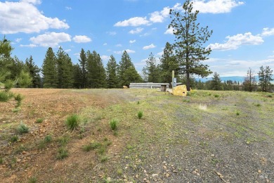 Lot 7 Block 1, conveniently accessible from both the lower Van on Meadowcreek Golf Resort in Idaho - for sale on GolfHomes.com, golf home, golf lot