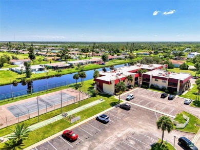 Ideal and affordable Florida winter home in Rotonda West on Rotonda Golf and Country Club The Hills Course in Florida - for sale on GolfHomes.com, golf home, golf lot