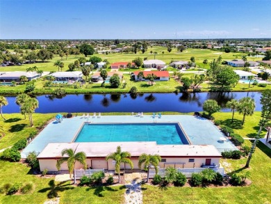 Ideal and affordable Florida winter home in Rotonda West on Rotonda Golf and Country Club The Hills Course in Florida - for sale on GolfHomes.com, golf home, golf lot