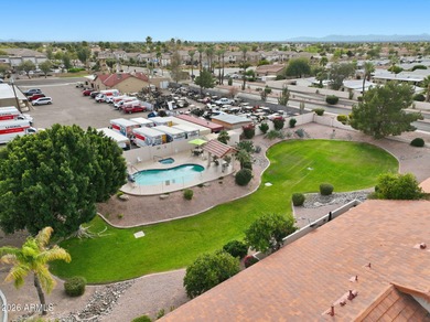 Desirable 55+ corner townhome + den, backing to the greenbelt on Apache Wells Country Club in Arizona - for sale on GolfHomes.com, golf home, golf lot