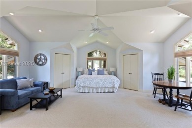 Privacy and convenience meet in this beautifully maintained on Sea Pines Country Club in South Carolina - for sale on GolfHomes.com, golf home, golf lot