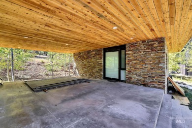 Incredible modern contemporary home.  Currently under a remodel on Meadowcreek Golf Resort in Idaho - for sale on GolfHomes.com, golf home, golf lot