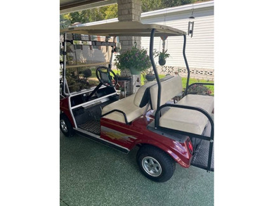Beautiful and Updated 2+/2 home in The Hamptons Golf and Country on Hamptons Golf Club in Florida - for sale on GolfHomes.com, golf home, golf lot