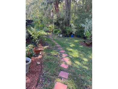 Beautiful and Updated 2+/2 home in The Hamptons Golf and Country on Hamptons Golf Club in Florida - for sale on GolfHomes.com, golf home, golf lot