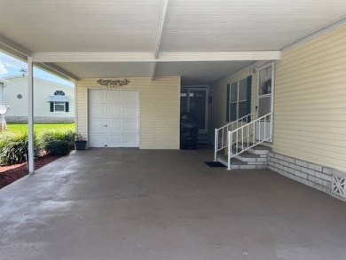 Charming and Updated Home - with 2 Bedroom, 2 Bath, 1,200 Sq Ft on Four Lakes Golf Club in Florida - for sale on GolfHomes.com, golf home, golf lot