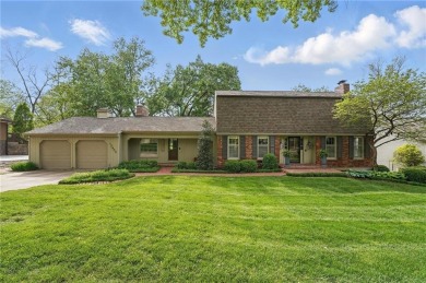 Welcome to 12602 Cherokee Ln, a beautifully updated 1.5-story on Leawood South Country Club in Kansas - for sale on GolfHomes.com, golf home, golf lot