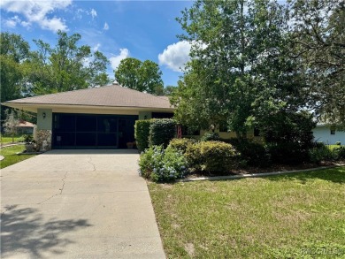 Welcome to Rolling Greens of Inverness, where charm meets on Inverness Golf and Country Club in Florida - for sale on GolfHomes.com, golf home, golf lot