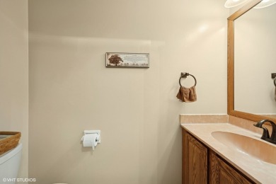 Welcome Home to this well-maintained townhome in prestigious on Palatine Hills Golf Course in Illinois - for sale on GolfHomes.com, golf home, golf lot