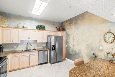 Bright and airy 2 Bedroom + Den, 2.5 Bath condo in The Polo Club on Polo Club of Boca Raton in Florida - for sale on GolfHomes.com, golf home, golf lot