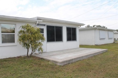 This is a very special remodeled, Drayton, single family home on Mainlands Golf Club in Florida - for sale on GolfHomes.com, golf home, golf lot