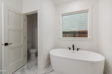 Quality one level New Construction home now priced at $740,000 on Chinook Winds Golf Resort in Oregon - for sale on GolfHomes.com, golf home, golf lot