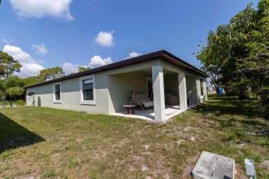 Beautifully Maintained 2-bed, 2-bath home in the welcoming 55+ on Spanish Lakes I in Florida - for sale on GolfHomes.com, golf home, golf lot
