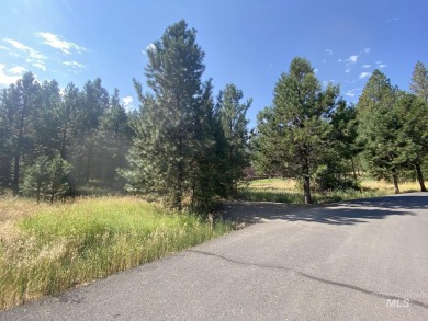 Motivated Sellers will consider all reasonable offers. House on Meadowcreek Golf Resort in Idaho - for sale on GolfHomes.com, golf home, golf lot