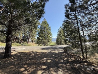 Motivated Sellers will consider all reasonable offers. House on Meadowcreek Golf Resort in Idaho - for sale on GolfHomes.com, golf home, golf lot
