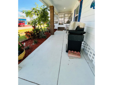 Looking for a cozy winter getaway or a year-round haven? This on Pine Lakes Country Club in Florida - for sale on GolfHomes.com, golf home, golf lot