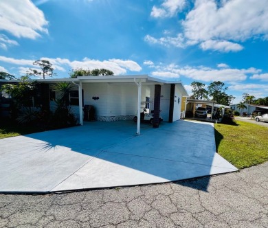 Looking for a cozy winter getaway or a year-round haven? This on Pine Lakes Country Club in Florida - for sale on GolfHomes.com, golf home, golf lot