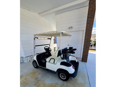 Looking for a cozy winter getaway or a year-round haven? This on Pine Lakes Country Club in Florida - for sale on GolfHomes.com, golf home, golf lot