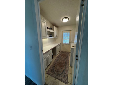 MOTIVATED SELLER** 2020 ROOF **GOLF CART INCLUDED**   Step into on Schalamar Creek Golf and Country Club in Florida - for sale on GolfHomes.com, golf home, golf lot