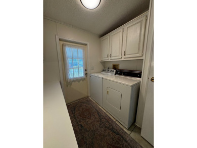 MOTIVATED SELLER** 2020 ROOF **GOLF CART INCLUDED**   Step into on Schalamar Creek Golf and Country Club in Florida - for sale on GolfHomes.com, golf home, golf lot