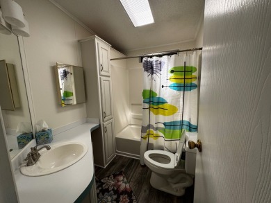 MOTIVATED SELLER** 2020 ROOF **GOLF CART INCLUDED**   Step into on Schalamar Creek Golf and Country Club in Florida - for sale on GolfHomes.com, golf home, golf lot