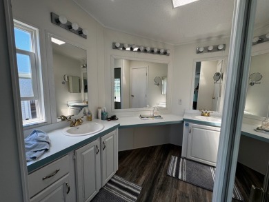 MOTIVATED SELLER** 2020 ROOF **GOLF CART INCLUDED**   Step into on Schalamar Creek Golf and Country Club in Florida - for sale on GolfHomes.com, golf home, golf lot
